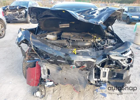 2019 Alfa Romeo Giulia Ti Sport Awd z USA, uszkodzony, nr VIN ZARFANBN9K7613084